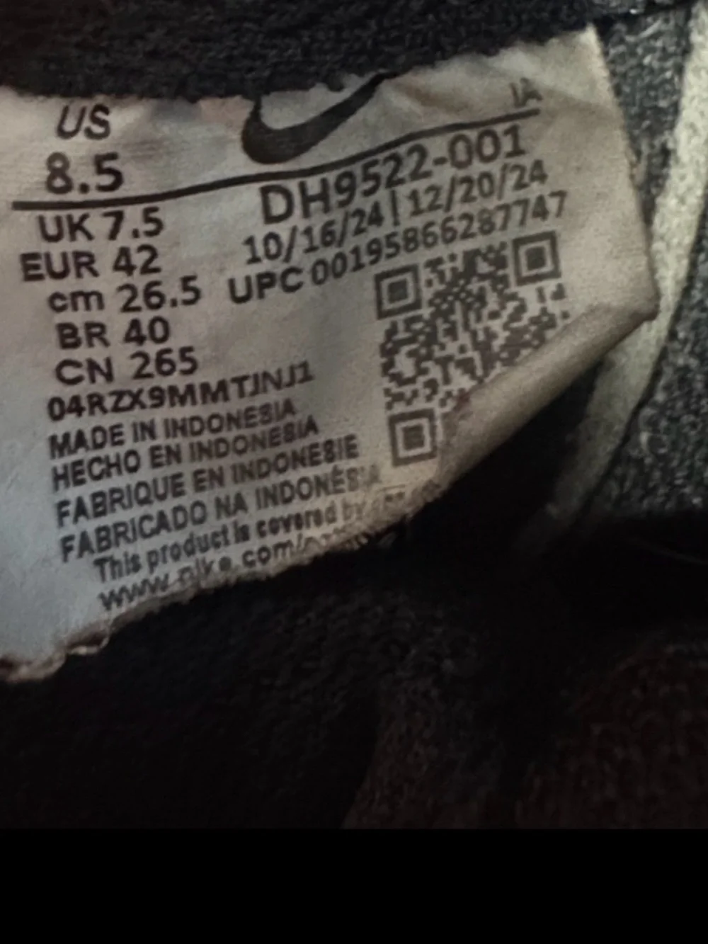 Nike Black and white Athletic Shoe